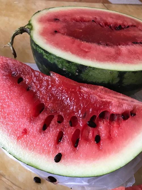 吃瓜网站爆料西瓜,揭秘吃瓜网站爆料的西瓜传奇